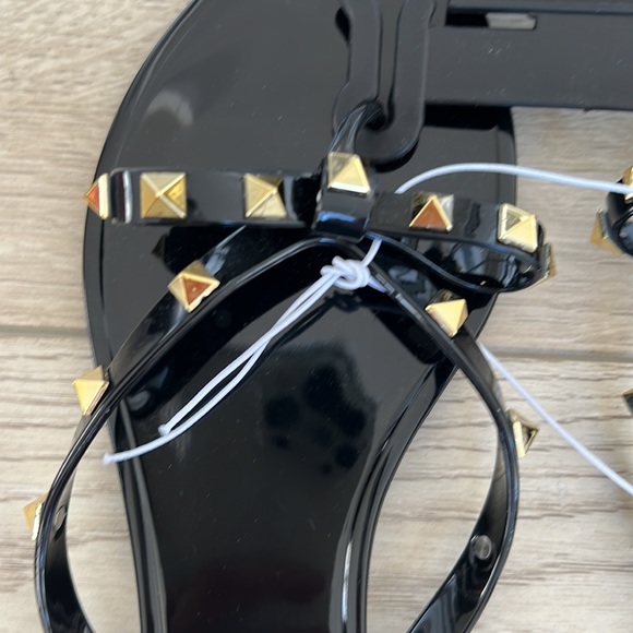 Nicole Miller jelly black sandals with studded bow - Picture 2 of 3